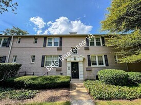 214 N George Mason Dr in Arlington, VA - Building Photo