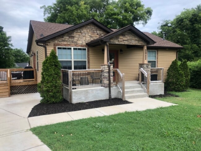 property at 2922 Lee Davis Rd