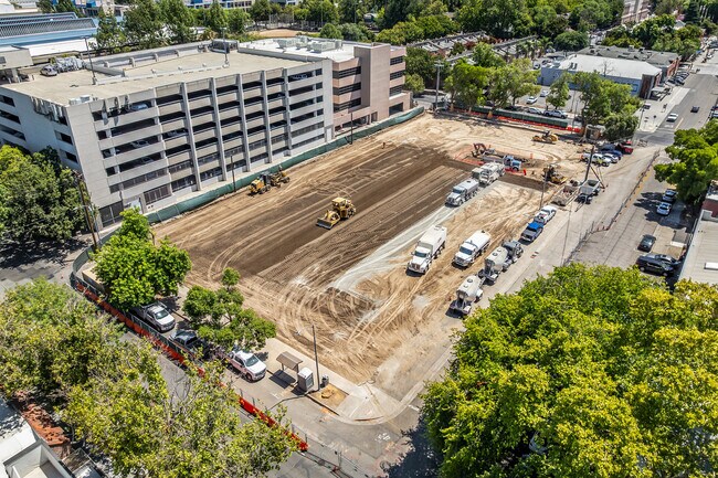 Monarch in Sacramento, CA - Building Photo - Building Photo
