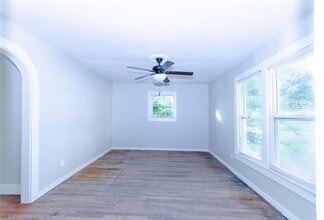 1103 S Willow St in Sherman, TX - Foto de edificio - Building Photo