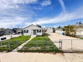 9809 Aim Ave in Bakersfield, CA - Building Photo