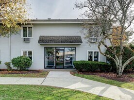 105 Florence Rd in Branford, CT - Building Photo