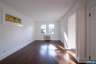 29 Dean St in Glen Rock, NJ - Building Photo - Building Photo