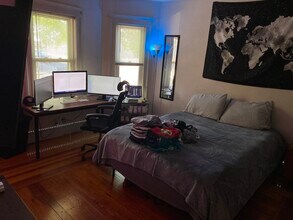 27 Bowdoin St, Unit 1 in Medford, MA - Foto de edificio - Building Photo