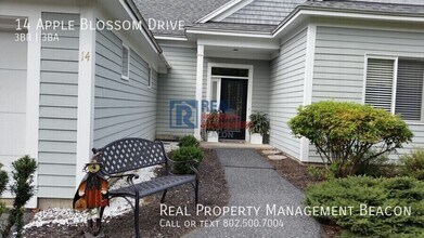 14 Apple Blossom Dr in Lebanon, NH - Building Photo - Building Photo