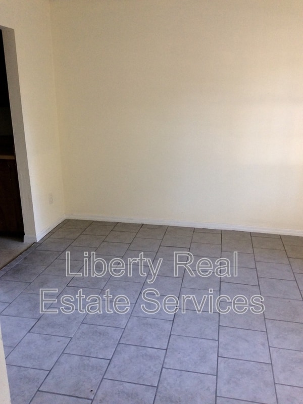 814 Lesa St in Hinesville, GA - Building Photo - Building Photo