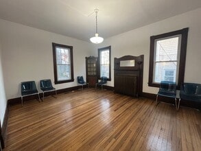 1033 Newton St NE in Washington, DC - Foto de edificio - Building Photo