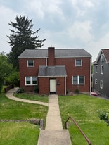 932 Lebanon Ave in Pittsburgh, PA - Building Photo