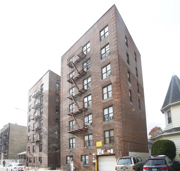 554 E 26th St in Brooklyn, NY - Building Photo