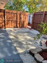 1017 N Victoria Park Rd in Fort Lauderdale, FL - Building Photo - Building Photo