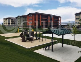 1055 W 1033 N St in Orem, UT - Foto de edificio - Building Photo