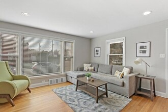 5068 N Parkside Ave in Chicago, IL - Building Photo - Building Photo