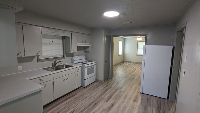 220 Sulphur St in Noel, MO - Building Photo - Building Photo