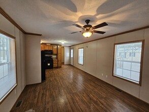 3 Spruce Ln in Weedsport, NY - Foto de edificio - Building Photo