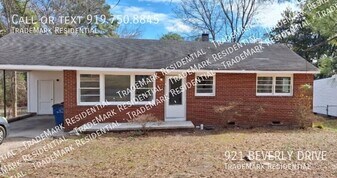921 Beverly Dr in Raleigh, NC - Building Photo