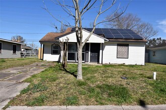 409 Alastair Ave in Pasadena, TX - Building Photo - Building Photo