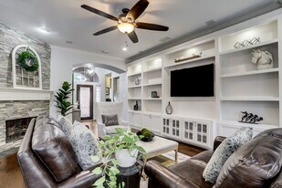 86 N Holly Laurel Cir in Spring, TX - Building Photo