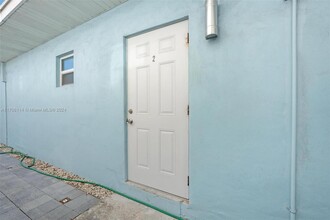 4537 Bougainvilla Dr in Lauderdale-by-the-Sea, FL - Building Photo - Building Photo