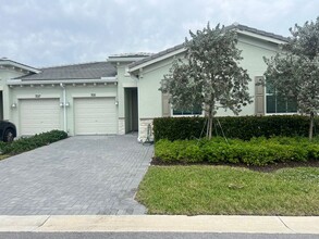 7011 Peters Ln in Delray Beach, FL - Building Photo - Building Photo