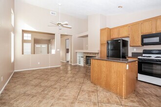 6062 Canyon Gap Dr in North Las Vegas, NV - Foto de edificio - Building Photo