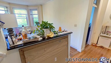 100 Queensberry St in Boston, MA - Building Photo - Building Photo