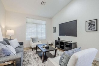 1001 N Quail Ln in Gilbert, AZ - Building Photo - Building Photo