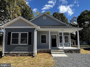 38 Meadow View Ln in Colonial Beach, VA - Building Photo - Building Photo