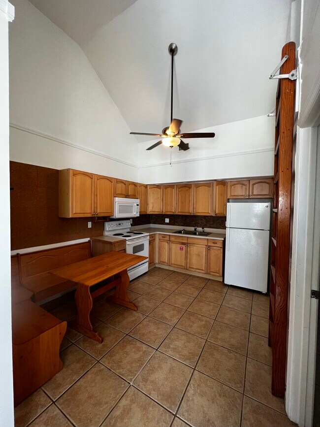2816 N Roosevelt Blvd Apartments and Nearby Key West Apartments For