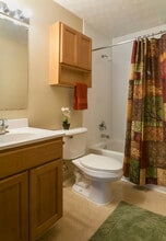 Glenwood Apartments in Millersburg, OH - Foto de edificio - Building Photo