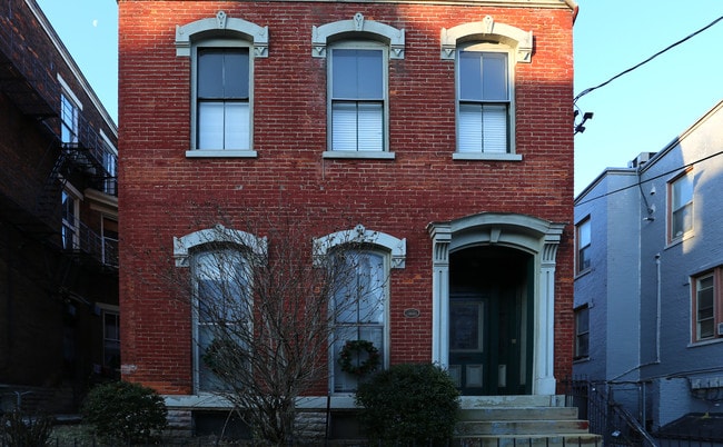 809 Scott St in Covington, KY - Foto de edificio - Building Photo