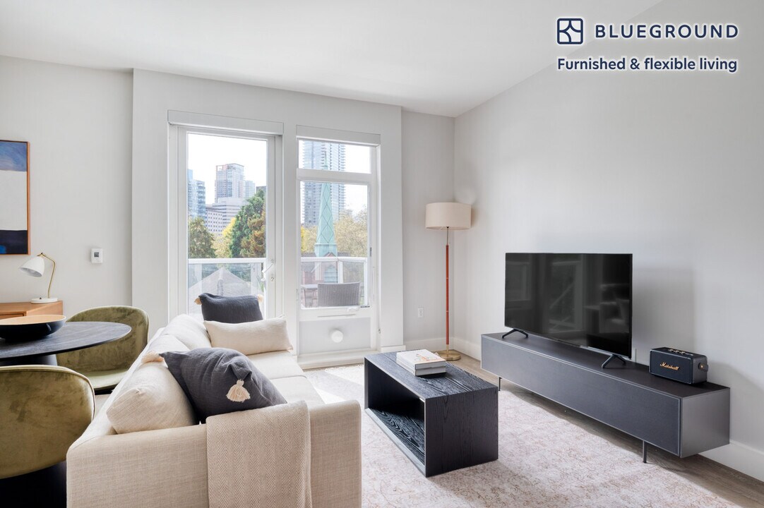 285 8th Ave N-Unit -FL6-ID371 in Seattle, WA - Building Photo