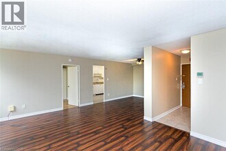 50 Mississauga Vly Blvd in Mississauga, ON - Building Photo - Building Photo