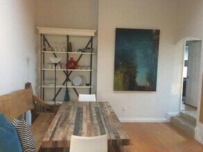 940 Sealane Dr-Unit -Apt 10 in Encinitas, CA - Building Photo - Building Photo