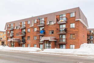 617 Ampère Av in Laval, QC - Building Photo