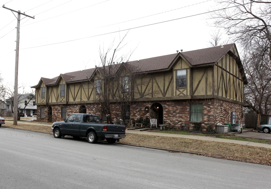 817 E 4th St in Bartlesville, OK - Building Photo