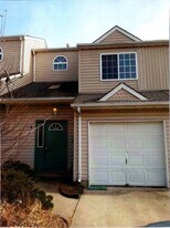 4 Sage Dr in Lumberton, NJ - Building Photo