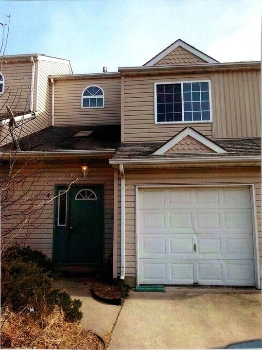 4 Sage Dr in Lumberton, NJ - Building Photo