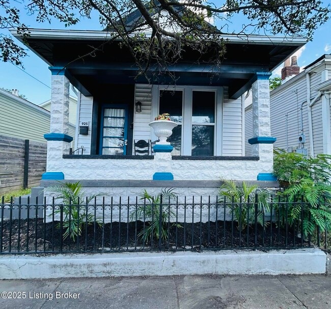 property at 925 S Preston St