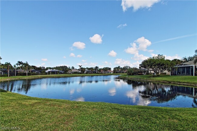 1842 Winding Oaks Way in Naples, FL - Foto de edificio - Building Photo