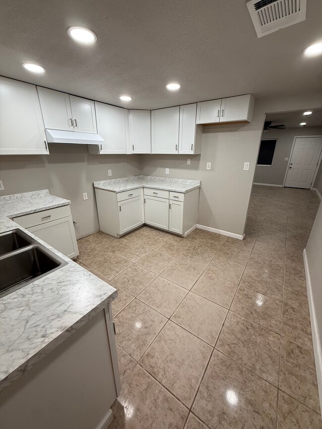 1060 B St in Brawley, CA - Building Photo - Building Photo