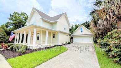 10692 Squall Line Rd in Pensacola, FL - Building Photo - Building Photo