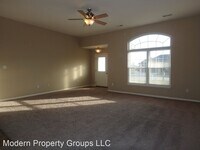 407 Golden Eagle Dr photo'