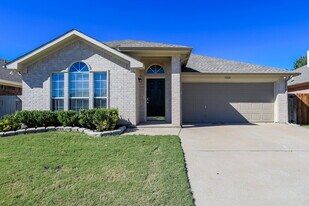 5800 Magnum Dr in Arlington, TX - Building Photo