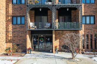 The Landings in Des Plaines, IL - Foto de edificio - Building Photo