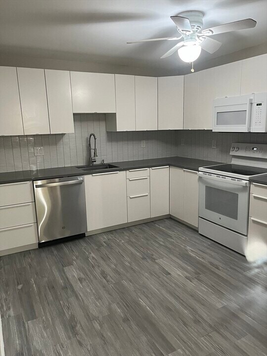 15 Walbridge St in Boston, MA - Building Photo
