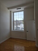 64 Forest St, Unit 126 in Medford, MA - Foto de edificio - Building Photo