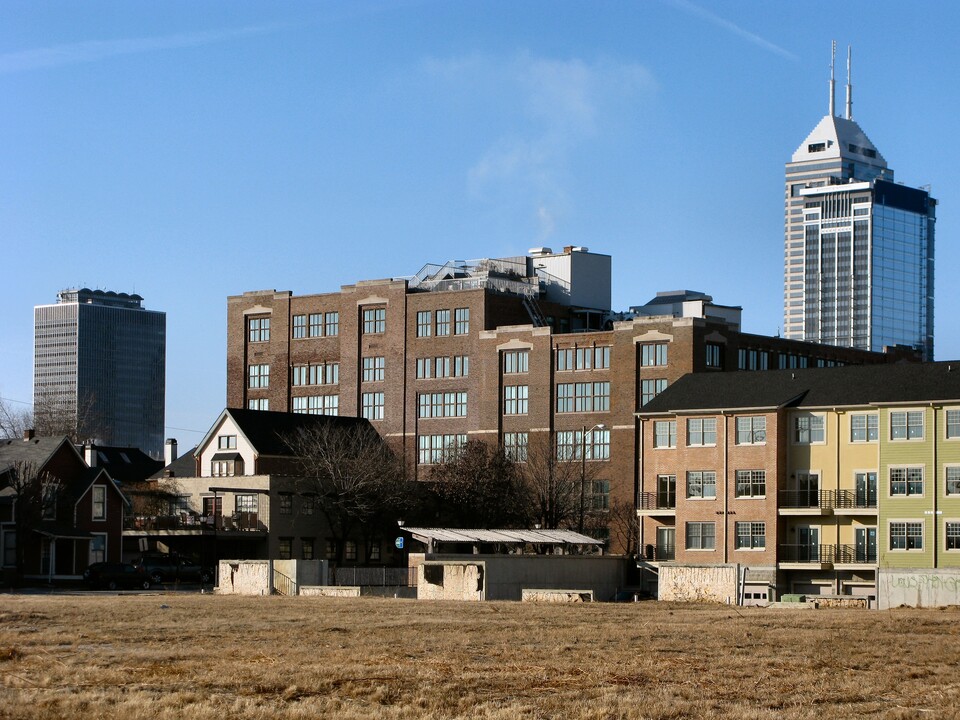 Lockerbie Glove Condominiums in Indianapolis, IN - Building Photo