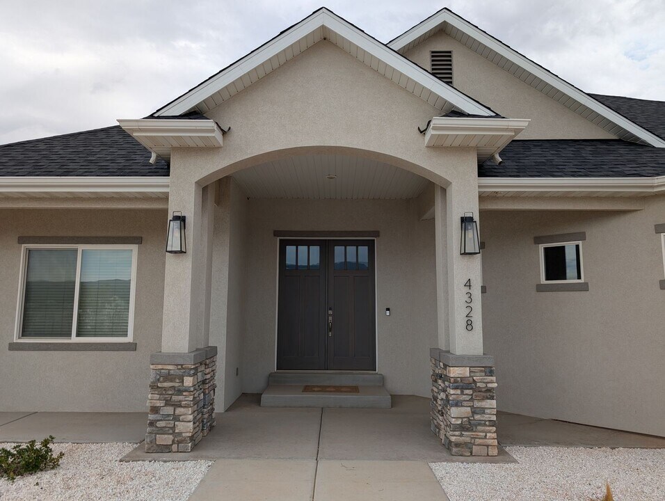 4328 W 1650 N in Cedar City, UT - Building Photo