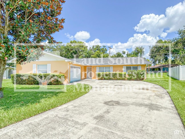 property at 631 Queens Loop N