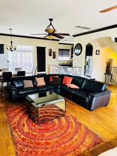 6324 Fairdale Ln in Houston, TX - Building Photo - Building Photo